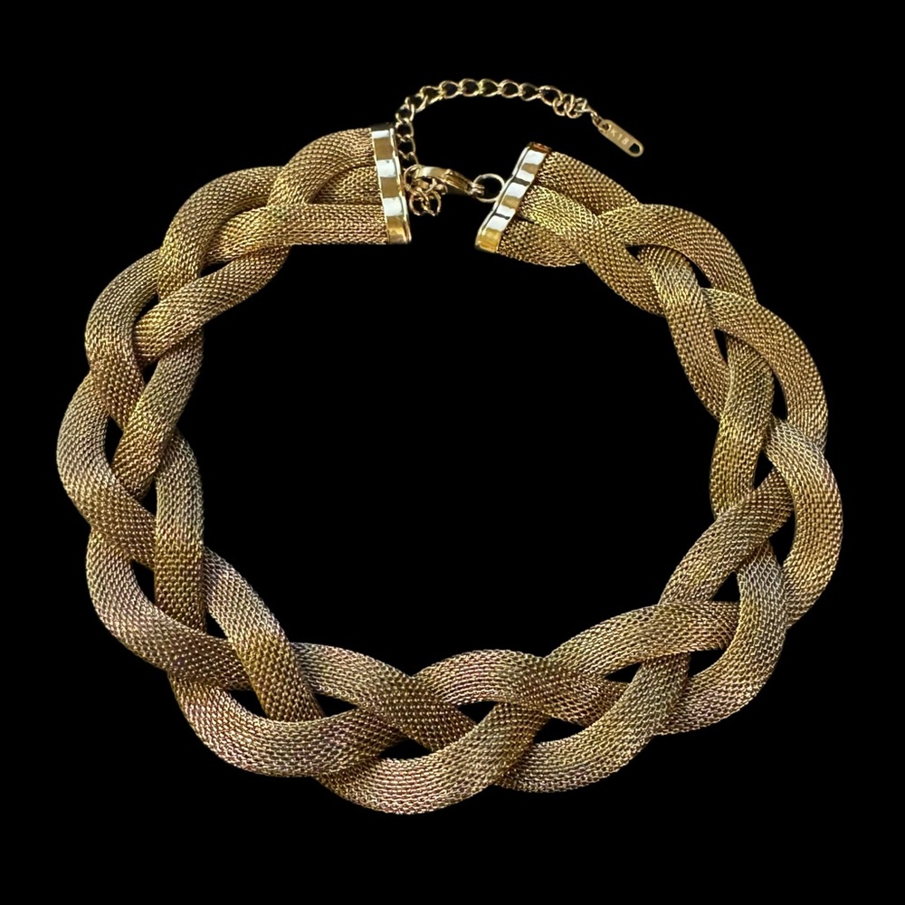 ✨Beautiful Gold Plated Mesh Interlocking Necklace Choker